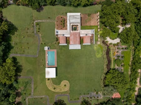 VAULT HOUSE - India